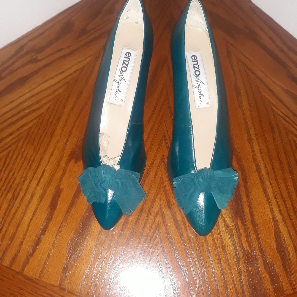 Women's shoes